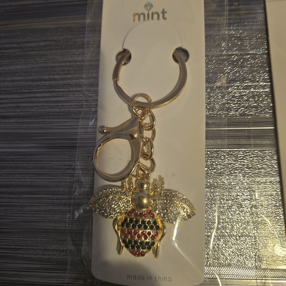 Bundle Of 6 Gold Bee Keychain Charm - Rhinestone Accent - Picture 4 of 6